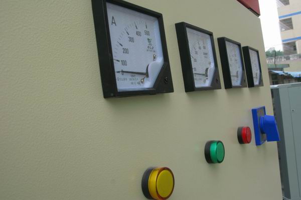 凤凰配电箱-3683讲讲配电箱的操作和检修步